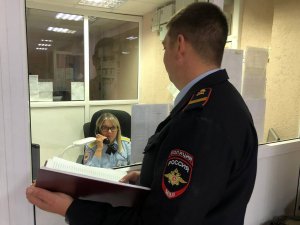 Жительница Сызрани предстанет перед судом за кражу с банковской карты